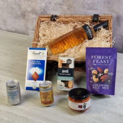 Penderyn Madeira Finish Whisky Luxury Treat Hamper