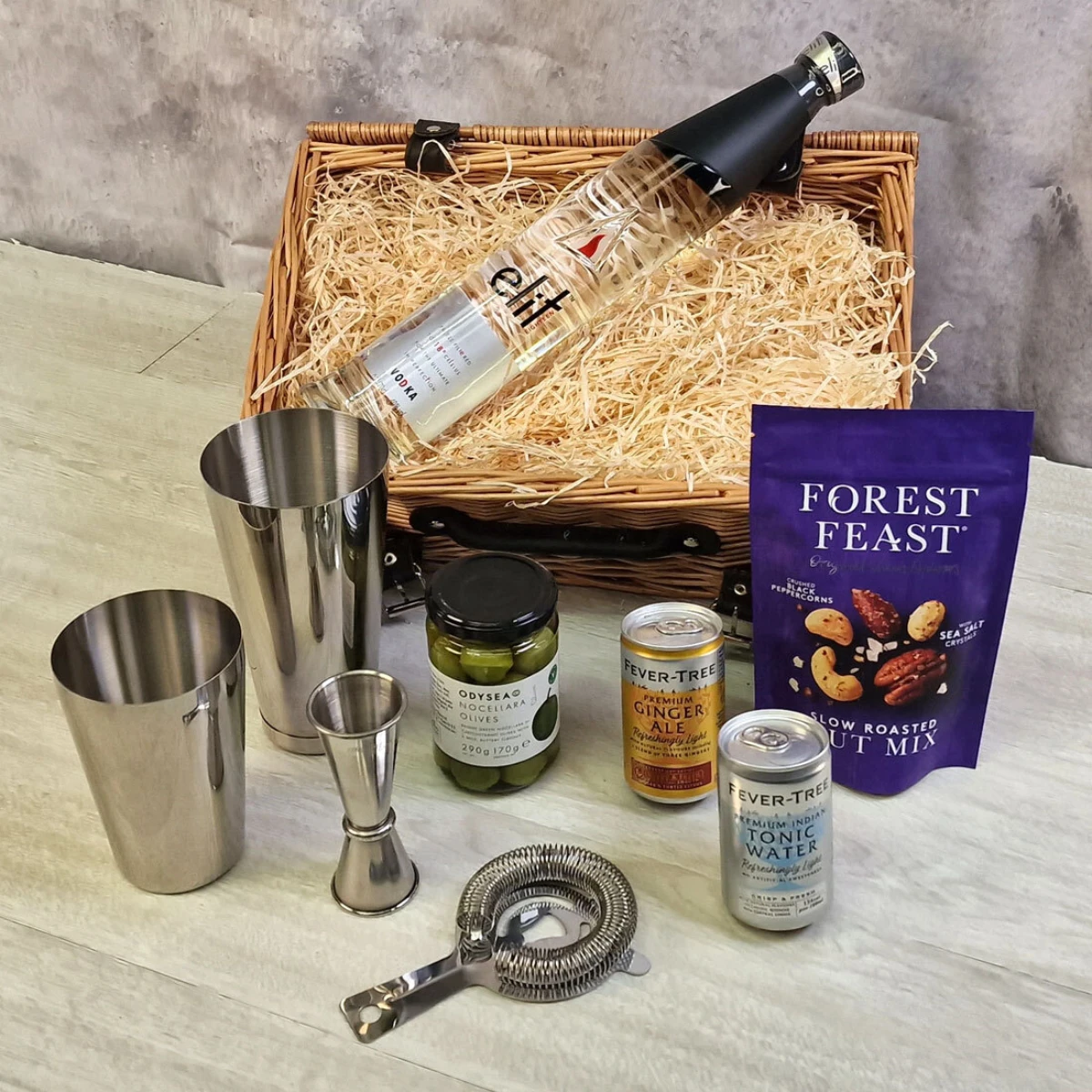 Stolichnaya Elit Vodka Luxury Cocktail Hamper 3 Stolichnaya Elit Vodka Luxury Cocktail Hamper